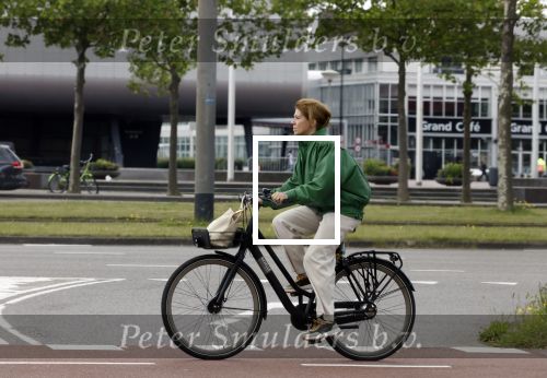 Amsterdam 27 mei 2022
Janke Dekker op de fiets in Amsterdam zuid en bij het huis wat ze met haar man Tom Egbers heeft gekocht in Amsterdam.