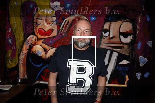 Amsterdam 31 mei 2022
Presentatie Dragshow bij the Harbour club .
Jeroen Kijk in de Vegte met zijn vriend