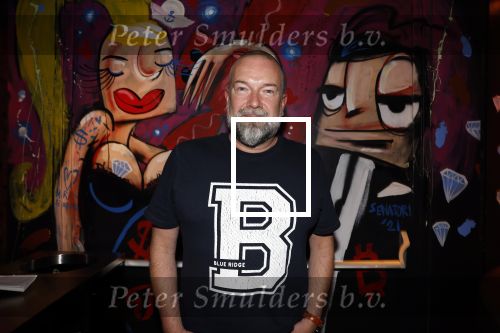 Amsterdam 31 mei 2022
Presentatie Dragshow bij the Harbour club .
Jeroen Kijk in de Vegte met zijn vriend