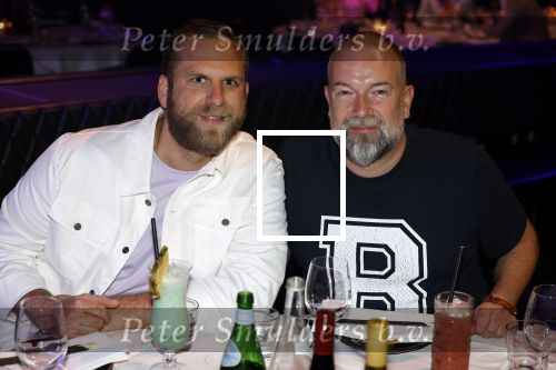 Amsterdam 31 mei 2022
Presentatie Dragshow bij the Harbour club .
Jeroen Kijk in de Vegte met zijn vriend