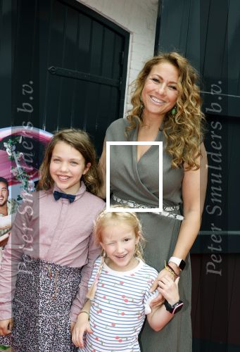 Huizen 25 mei 2022
Feestje ivm de nieuwe TLC serie van Louisa en Rowan op z\'n Gooisch. Louisa Jansen en haar man Rowan . Jessica Mendels kwam met haar dochters