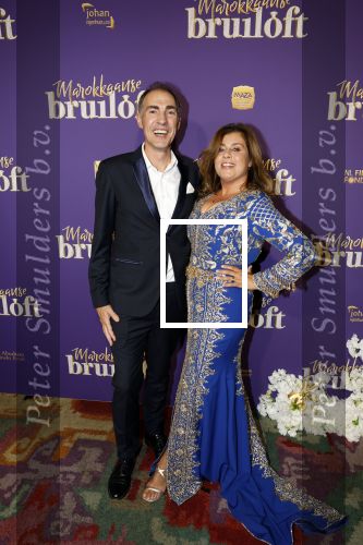 Amsterdam 30 mei 2022
Premiere Marokkaanse bruiloft in Tuschinski met oa als castleden Samouya Ahouaoui Walid Benmbarek Pip Pellens Liza Sips en Nabil Aouled Ayad in tuschinski.Johan Neijenhuis met partner