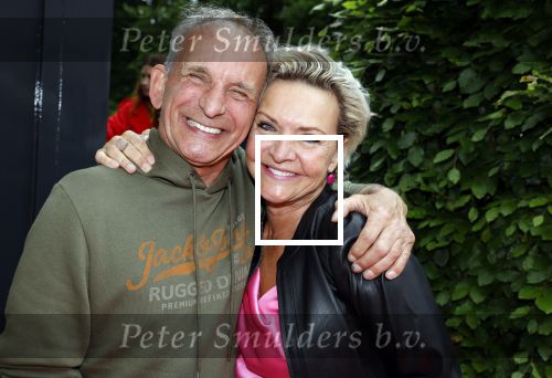 Huizen 25 mei 2022
Feestje ivm de nieuwe TLC serie van Louisa en Rowan op z\'n Gooisch. Louisa Janssen en haar man Rowan .
Johan Vlemmix en Mariska v Kolck