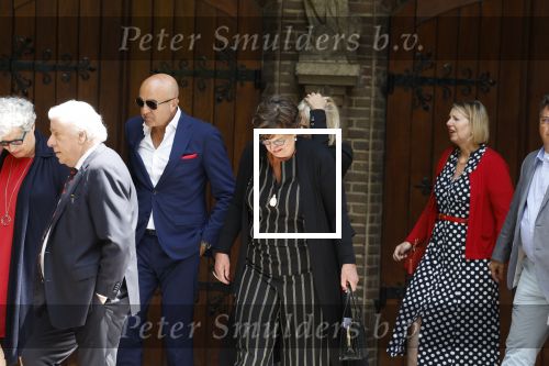 Laren 2 juni 2022
Begrafenis / dienst van Willibrord Frequin in de Sint Jansbasiliek in Laren . John v d Heuvel en de ex vrouw van Willibrord Marianne
