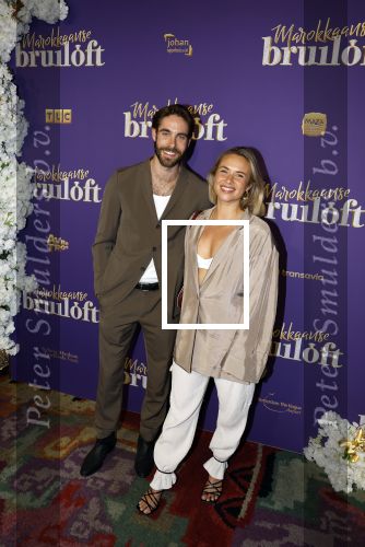 Amsterdam 30 mei 2022
Premiere Marokkaanse bruiloft in Tuschinski met oa als castleden Samouya Ahouaoui Walid Benmbarek Pip Pellens Liza Sips en Nabil Aouled Ayad in tuschinski. Jord Knotter met zijn vriendin Emma Hijnekamp