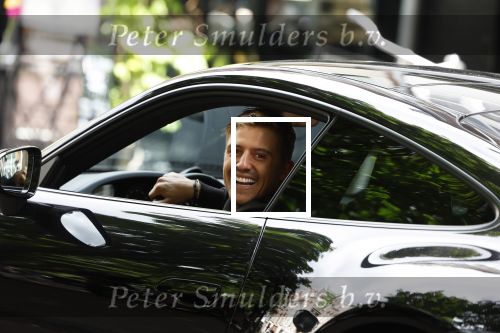 Amsterdam 27 mei 2022
Lil Kleine met Nighel in zijn porsche 911 in Amsterdam zuid