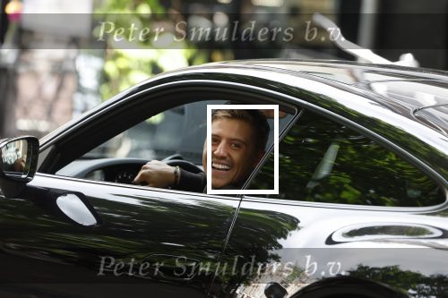 Amsterdam 27 mei 2022
Lil Kleine met Nighel in zijn porsche 911 in Amsterdam zuid