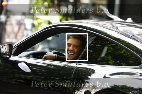 Amsterdam 27 mei 2022
Lil Kleine met Nighel in zijn porsche 911 in Amsterdam zuid