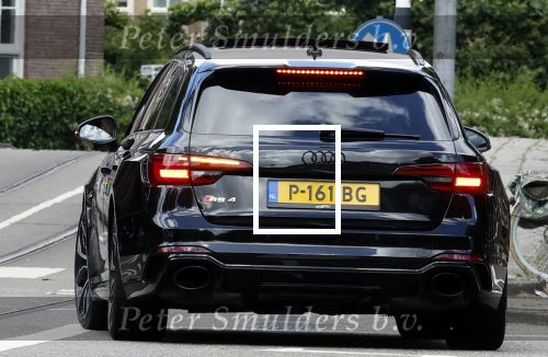 Amsterdam 27 mei 2022
Lil Kleine met Nighel in zijn porsche 911 in Amsterdam zuid