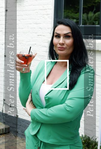 Huizen 25 mei 2022
Feestje ivm de nieuwe TLC serie van Louisa en Rowan op z\'n Gooisch. Louisa Janssen en haar man Rowan