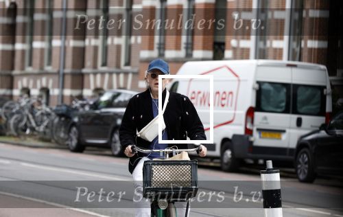 Amsterdam 27 mei 2022
Marc-Marie Huijbregtss op de fiets in Amsterdam zuid