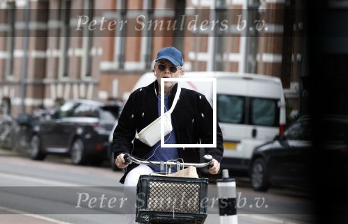 Amsterdam 27 mei 2022
Marc-Marie Huijbregtss op de fiets in Amsterdam zuid