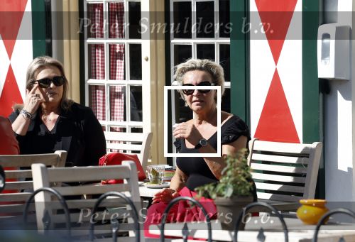 Laren 2 juni 2022
Mariska v Kolck op terras bij het bonte paard