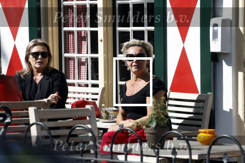 Laren 2 juni 2022
Mariska v Kolck op terras bij het bonte paard