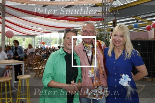 Vijfhuizen, 21 Mei 2022
25 jaar Libelle Zomerweek
met o.a. Martien Meiland, Erica Meiland, presentatrice Ebru Umar