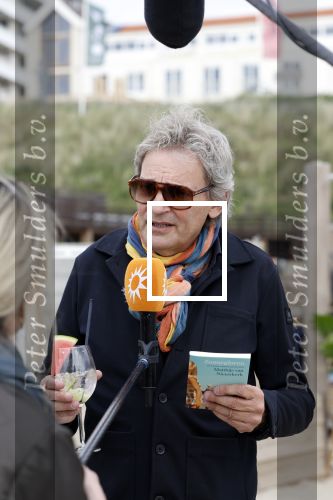 Zandvoort 31 mei 2022
Presentatie boek waar Matthijs v Nieuwkerk de mooiste verhalen voor uitgekozen heeft.