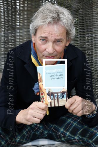 Zandvoort 31 mei 2022
Presentatie boek waar Matthijs v Nieuwkerk de mooiste verhalen voor uitgekozen heeft.