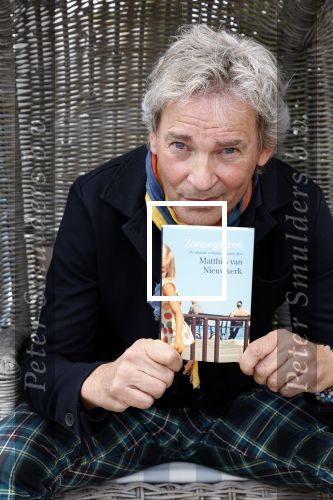 Zandvoort 31 mei 2022
Presentatie boek waar Matthijs v Nieuwkerk de mooiste verhalen voor uitgekozen heeft.
