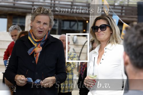 Zandvoort 31 mei 2022
Presentatie boek waar Matthijs v Nieuwkerk de mooiste verhalen voor uitgekozen heeft. 
Matthijs v Nieuwkerk met zijn vriendin Martha Riemsma