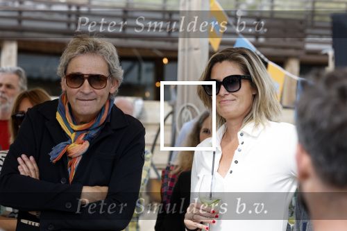 Zandvoort 31 mei 2022
Presentatie boek waar Matthijs v Nieuwkerk de mooiste verhalen voor uitgekozen heeft. 
Matthijs v Nieuwkerk met zijn vriendin Martha Riemsma