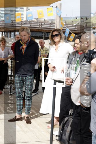 Zandvoort 31 mei 2022
Presentatie boek waar Matthijs v Nieuwkerk de mooiste verhalen voor uitgekozen heeft. 
Matthijs v Nieuwkerk met zijn vriendin Martha Riemsma