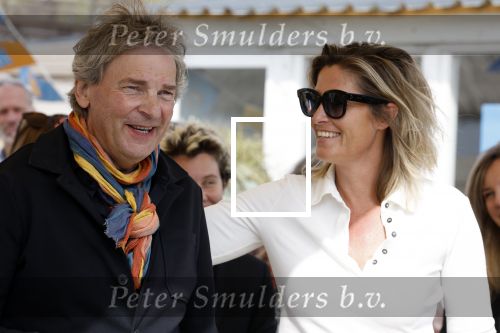 Zandvoort 31 mei 2022
Presentatie boek waar Matthijs v Nieuwkerk de mooiste verhalen voor uitgekozen heeft. 
Matthijs v Nieuwkerk met zijn vriendin Martha Riemsma