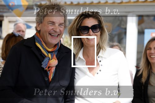 Zandvoort 31 mei 2022
Presentatie boek waar Matthijs v Nieuwkerk de mooiste verhalen voor uitgekozen heeft. 
Matthijs v Nieuwkerk met zijn vriendin Martha Riemsma