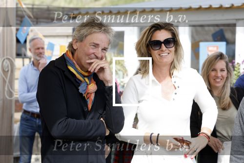 Zandvoort 31 mei 2022
Presentatie boek waar Matthijs v Nieuwkerk de mooiste verhalen voor uitgekozen heeft. 
Matthijs v Nieuwkerk met zijn vriendin Martha Riemsma
