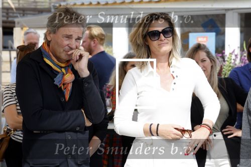 Zandvoort 31 mei 2022
Presentatie boek waar Matthijs v Nieuwkerk de mooiste verhalen voor uitgekozen heeft. 
Matthijs v Nieuwkerk met zijn vriendin Martha Riemsma
