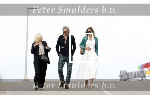 Zandvoort 31 mei 2022
Presentatie boek waar Matthijs v Nieuwkerk de mooiste verhalen voor uitgekozen heeft. 
Matthijs v Nieuwkerk met zijn vriendin Martha Riemsma