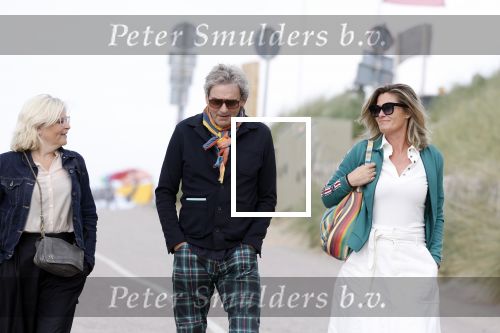 Zandvoort 31 mei 2022
Presentatie boek waar Matthijs v Nieuwkerk de mooiste verhalen voor uitgekozen heeft. 
Matthijs v Nieuwkerk met zijn vriendin Martha Riemsma