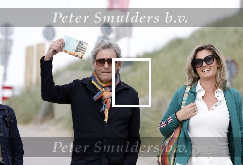 Zandvoort 31 mei 2022
Presentatie boek waar Matthijs v Nieuwkerk de mooiste verhalen voor uitgekozen heeft. 
Matthijs v Nieuwkerk met zijn vriendin Martha Riemsma