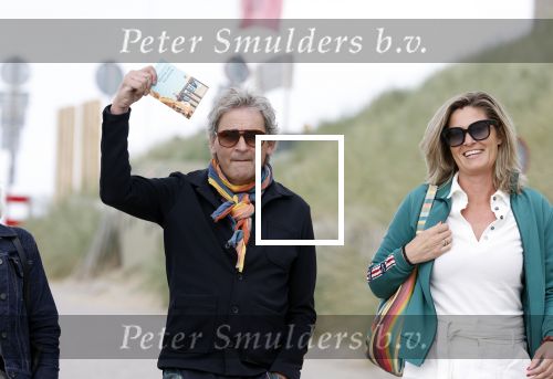 Zandvoort 31 mei 2022
Presentatie boek waar Matthijs v Nieuwkerk de mooiste verhalen voor uitgekozen heeft. 
Matthijs v Nieuwkerk met zijn vriendin Martha Riemsma