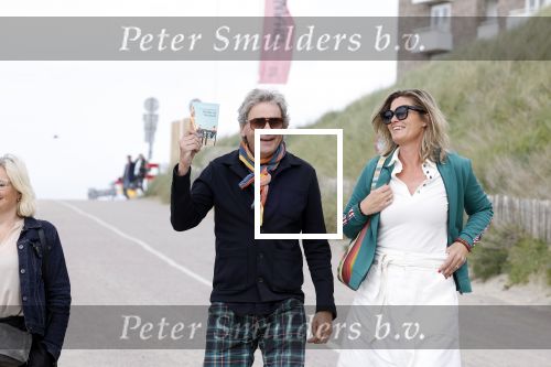 Zandvoort 31 mei 2022
Presentatie boek waar Matthijs v Nieuwkerk de mooiste verhalen voor uitgekozen heeft. 
Matthijs v Nieuwkerk met zijn vriendin Martha Riemsma