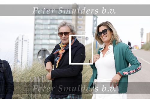 Zandvoort 31 mei 2022
Presentatie boek waar Matthijs v Nieuwkerk de mooiste verhalen voor uitgekozen heeft. 
Matthijs v Nieuwkerk met zijn vriendin Martha Riemsma