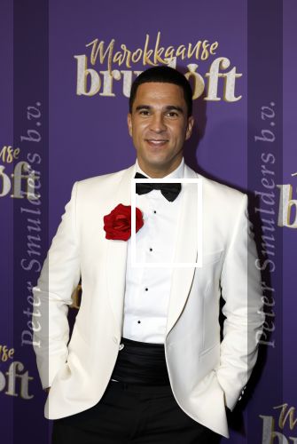 Amsterdam 30 mei 2022
Premiere Marokkaanse bruiloft in Tuschinski met oa als castleden Samouya Ahouaoui Walid Benmbarek Pip Pellens Liza Sips en Nabil Aouled Ayad in tuschinski. Nabil Aouled Ayad
