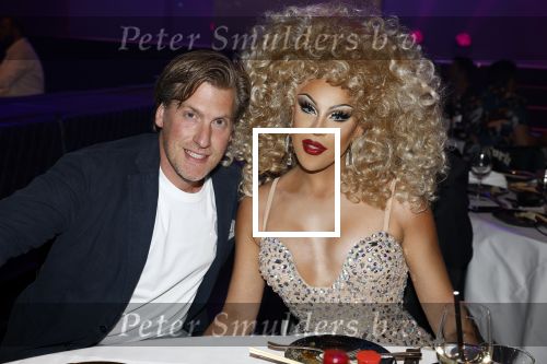 Amsterdam 31 mei 2022
Presentatie Dragshow bij the Harbour club .
Envy Peru, Skyla Versai, Abby omg, Vanessa van Cartier, Sederginne, Janey Jacke en Axel Andro . Nick Nielsen