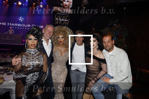 Amsterdam 31 mei 2022
Presentatie Dragshow bij the Harbour club .
Envy Peru, Skyla Versai, Abby omg, Vanessa van Cartier, Sederginne, Janey Jacke en Axel Andro . Nick Nielsen en Joost Verhoeven (The Harbour Club)