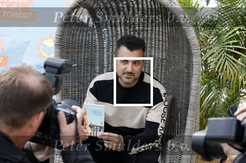 Zandvoort 31 mei 2022
Presentatie boek waar Matthijs v Nieuwkerk de mooiste verhalen voor uitgekozen heeft. 
Ozcan Akyol