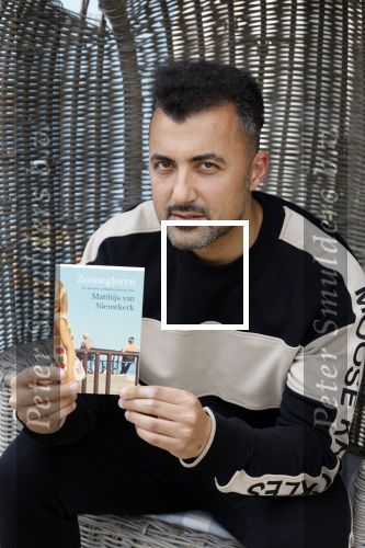 Zandvoort 31 mei 2022
Presentatie boek waar Matthijs v Nieuwkerk de mooiste verhalen voor uitgekozen heeft. 
Ozcan Akyol