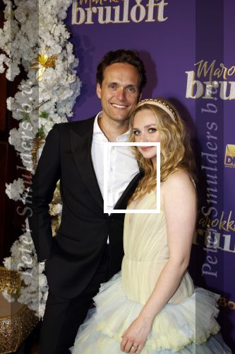 Amsterdam 30 mei 2022
Premiere Marokkaanse bruiloft in Tuschinski met oa als castleden Samouya Ahouaoui Walid Benmbarek Pip  Pellens Liza Sips en Nabil Aouled Ayad in tuschinski. Pip kwam met haar man Pim Wessels