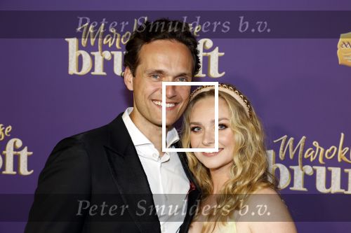 Amsterdam 30 mei 2022
Premiere Marokkaanse bruiloft in Tuschinski met oa als castleden Samouya Ahouaoui Walid Benmbarek Pip  Pellens Liza Sips en Nabil Aouled Ayad in tuschinski. Pip kwam met haar man Pim Wessels