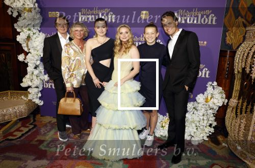 Amsterdam 30 mei 2022
Premiere Marokkaanse bruiloft in Tuschinski met oa als castleden Samouya Ahouaoui Walid Benmbarek Pip  Pellens Liza Sips en Nabil Aouled Ayad in tuschinski. Pip kwam met haar man Pim Wessels