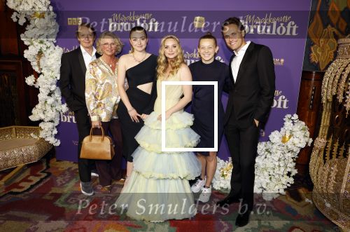 Amsterdam 30 mei 2022
Premiere Marokkaanse bruiloft in Tuschinski met oa als castleden Samouya Ahouaoui Walid Benmbarek Pip  Pellens Liza Sips en Nabil Aouled Ayad in tuschinski. Pip kwam met haar man Pim Wessels