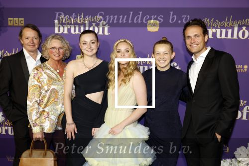 Amsterdam 30 mei 2022
Premiere Marokkaanse bruiloft in Tuschinski met oa als castleden Samouya Ahouaoui Walid Benmbarek Pip  Pellens Liza Sips en Nabil Aouled Ayad in tuschinski. Pip kwam met haar man Pim Wessels