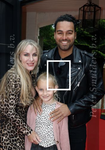 Huizen 25 mei 2022
Feestje ivm de nieuwe TLC serie van Louisa en Rowan op z\'n Gooisch. Louisa Jansen en haar man Rowan . Deon leon en zijn vrouw Rachel Kramer en hun dochter