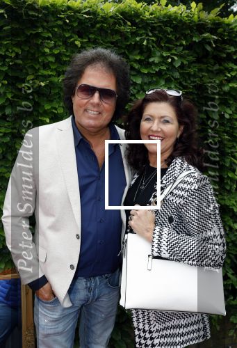 Huizen 25 mei 2022
Feestje ivm de nieuwe TLC serie van Louisa en Rowan op z\'n Gooisch. Louisa Janssen en haar man Rowan . Rene leblanc met zijn vrouw Jolanda