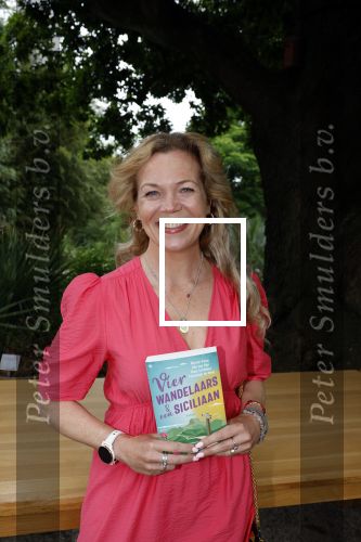 Amsterdam 25 mei 2022
Boekpresentatie Elle v Rijn Marion Pauw   Roos Schlikker en Femmetje de Wind .