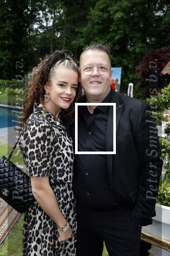 Huizen 25 mei 2022
Feestje ivm de nieuwe TLC serie van Louisa en Rowan op z\'n Gooisch. Louisa Janssen en haar man Rowan .
Rutger v Barneveld met zijn nieuwe vriendin