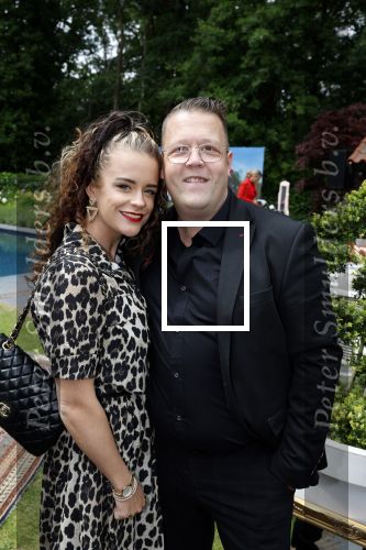 Huizen 25 mei 2022
Feestje ivm de nieuwe TLC serie van Louisa en Rowan op z\'n Gooisch. Louisa Janssen en haar man Rowan .
Rutger v Barneveld met zijn nieuwe vriendin